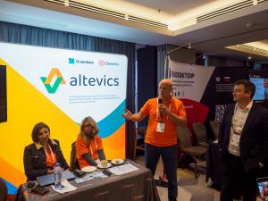 OLYMPUS DIGITAL CAMERA